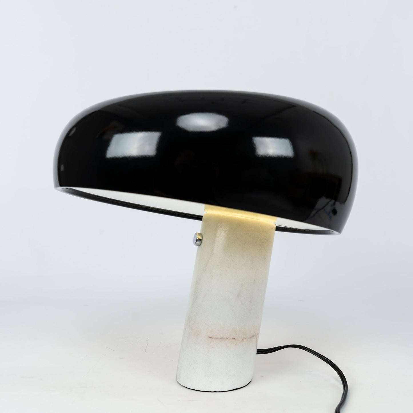 Kendrivol | Kuppelformet silhuet italiensk marmor accent bordlampe  