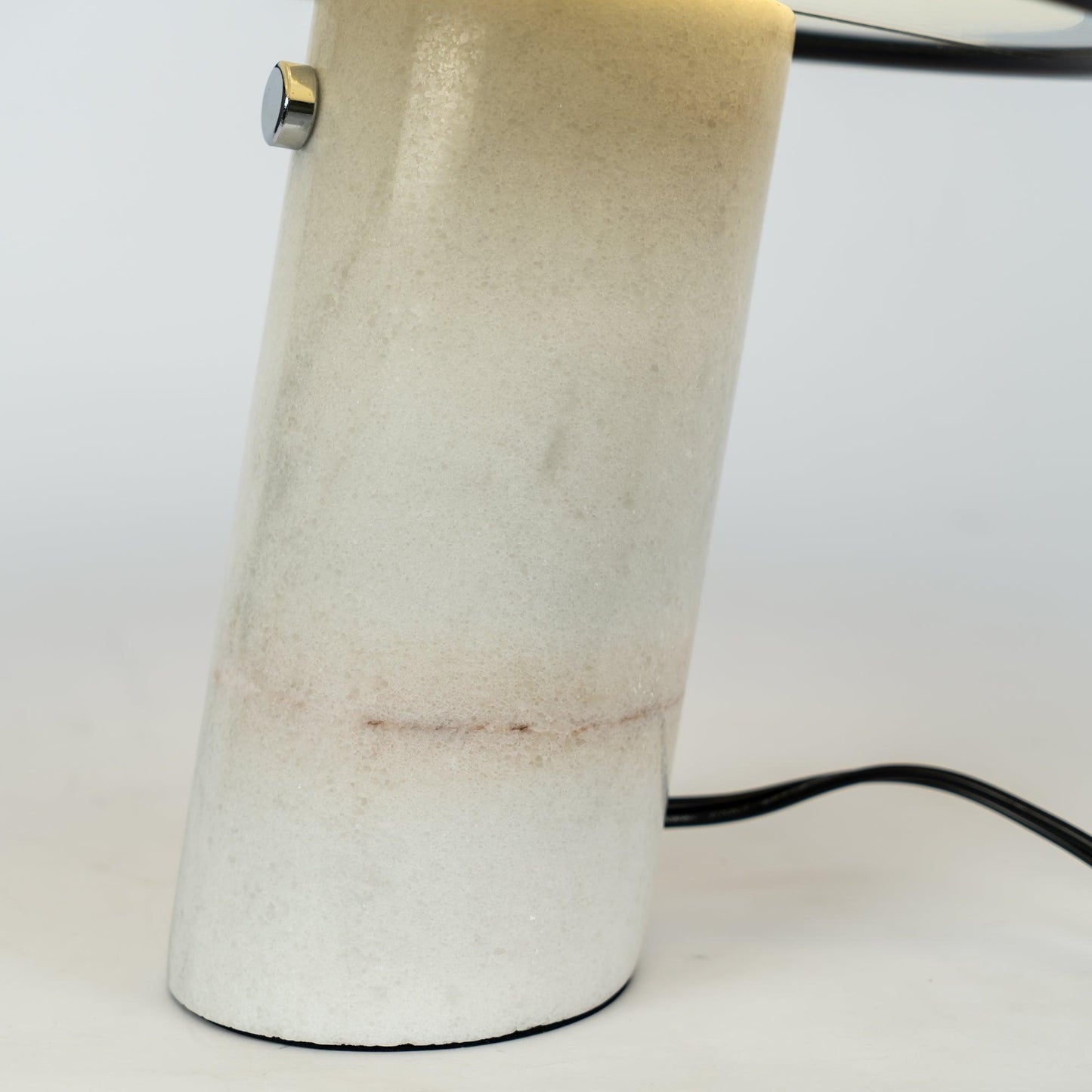 Kendrivol | Kuppelformet silhuet italiensk marmor accent bordlampe  