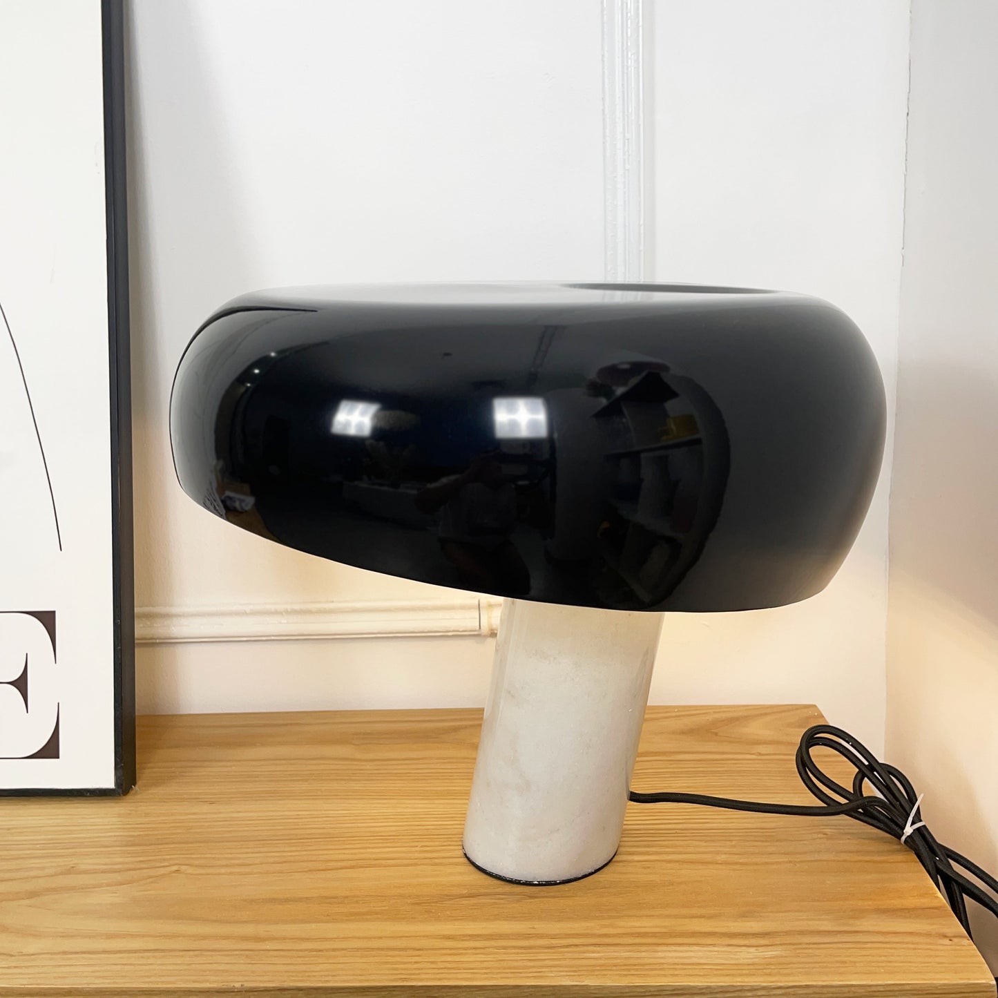 Kendrivol | Kuppelformet silhuet italiensk marmor accent bordlampe  