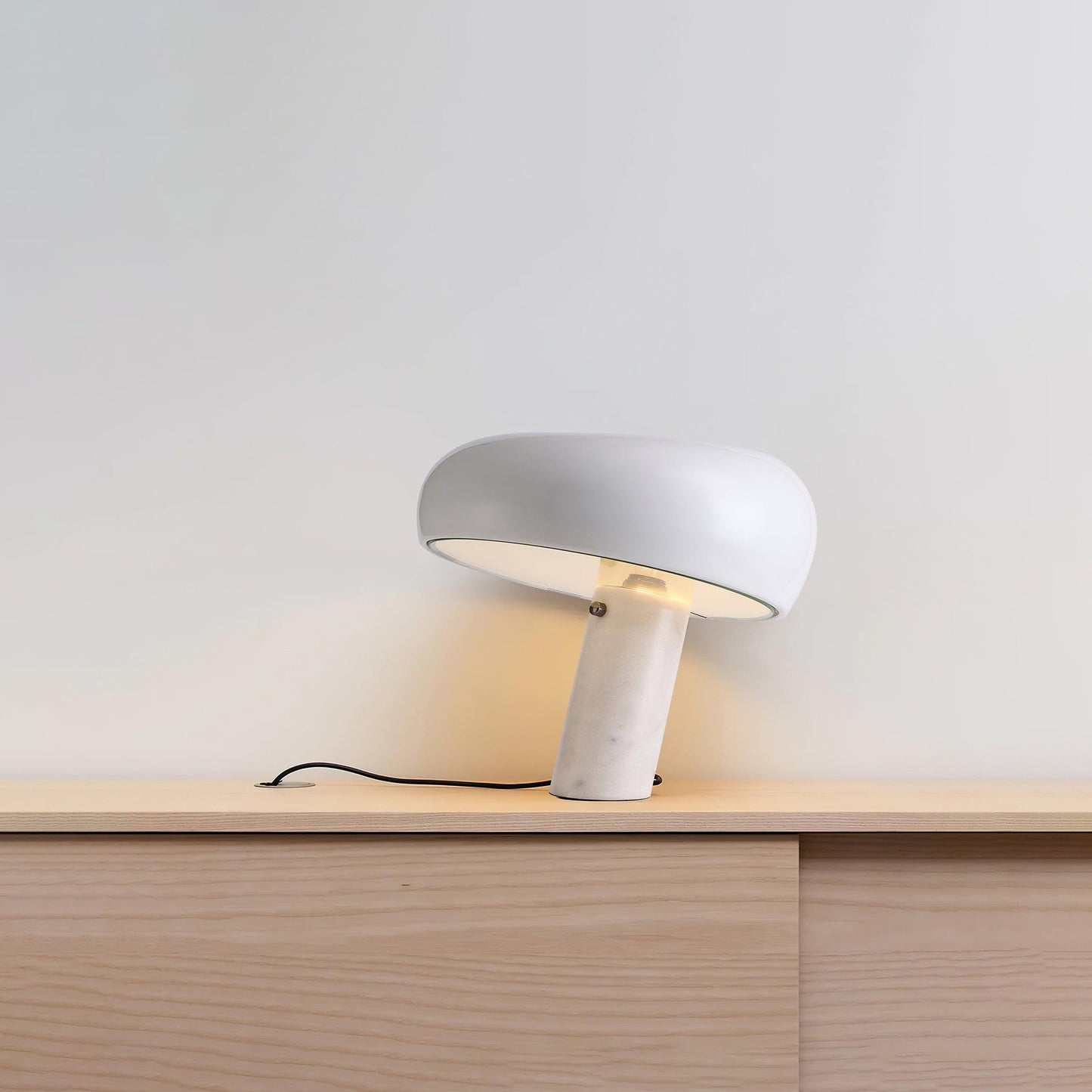 Kendrivol | Kuppelformet silhuet italiensk marmor accent bordlampe  