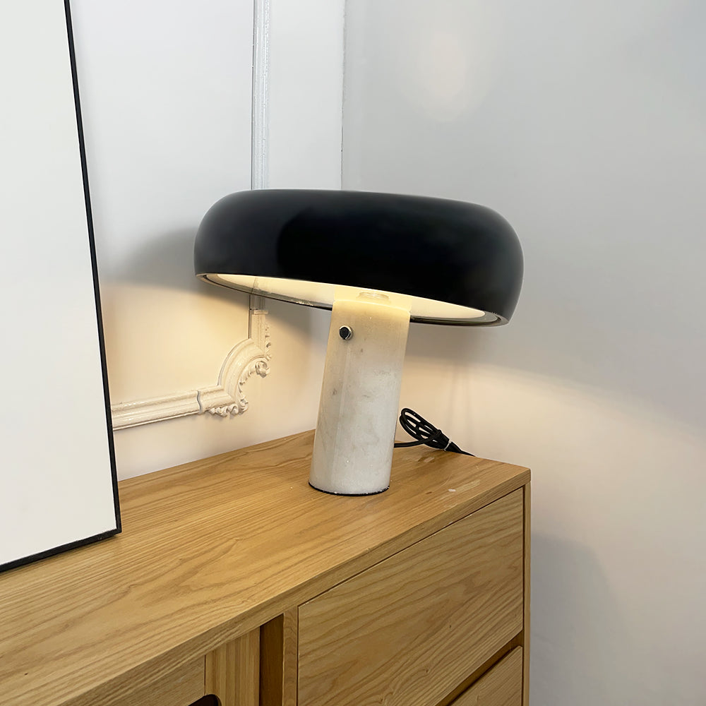 Kendrivol | Kuppelformet silhuet italiensk marmor accent bordlampe  