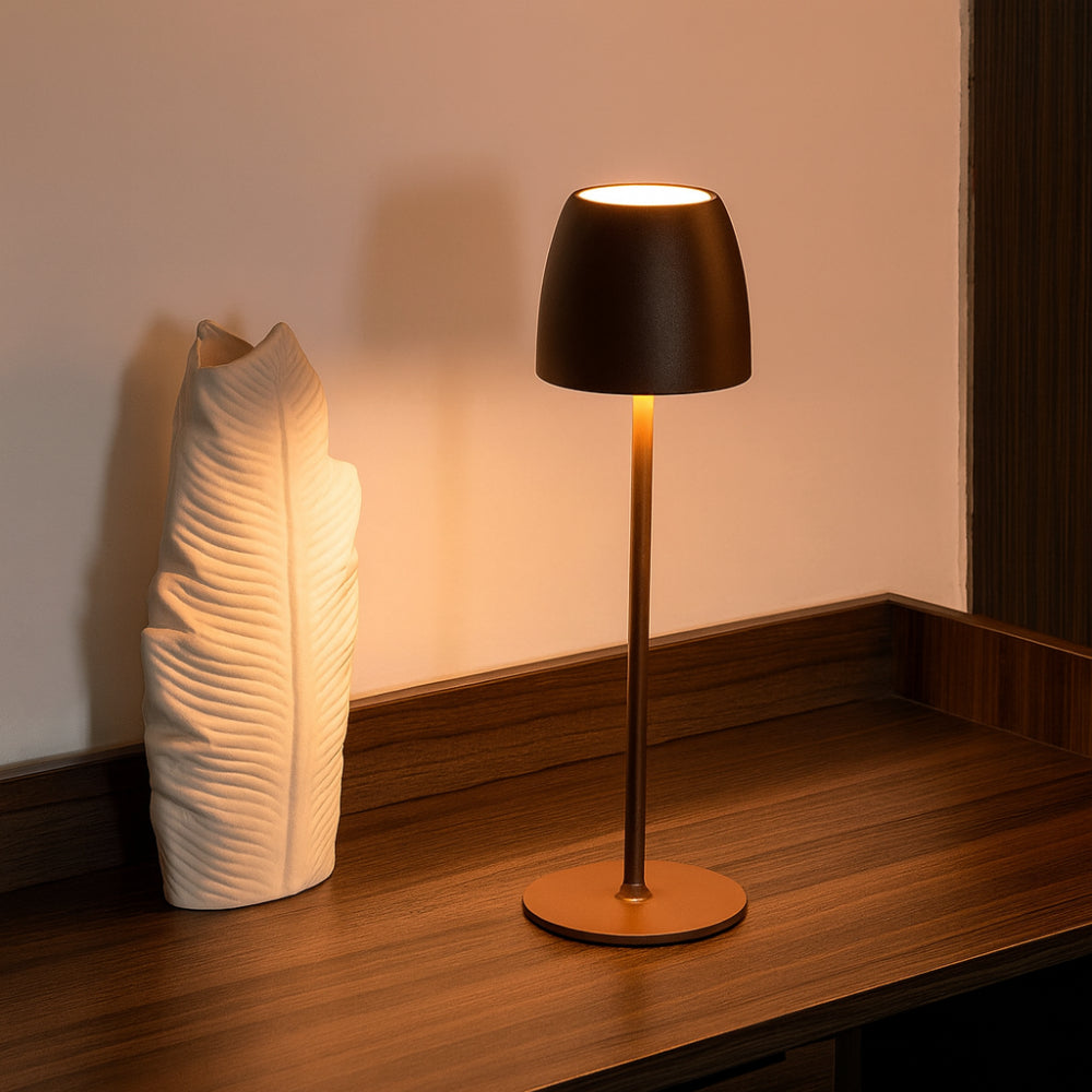 Minimalistisk slank silhuet trådløs genopladelig dæmpbar indendørs udendørs bordlampe