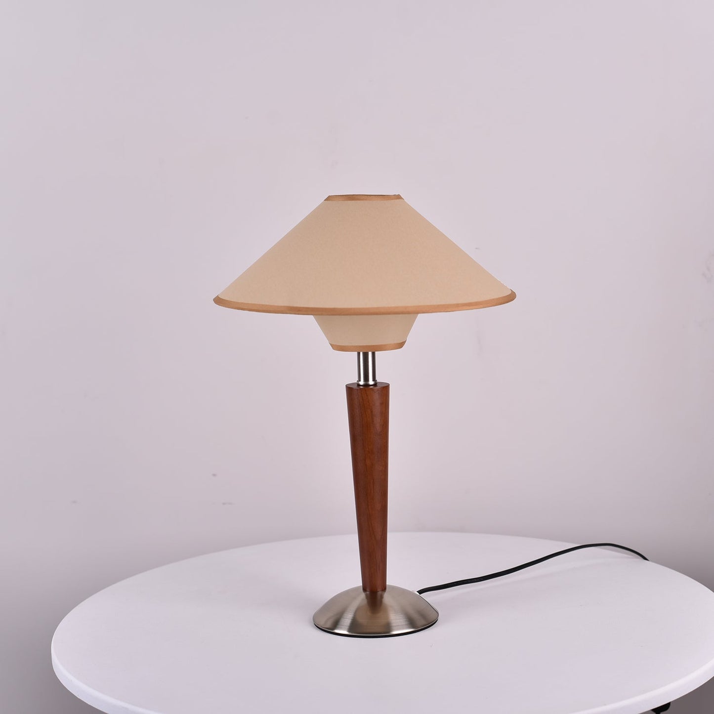 Zymorica | Mid-century modern valnød søjle accent bordlampe