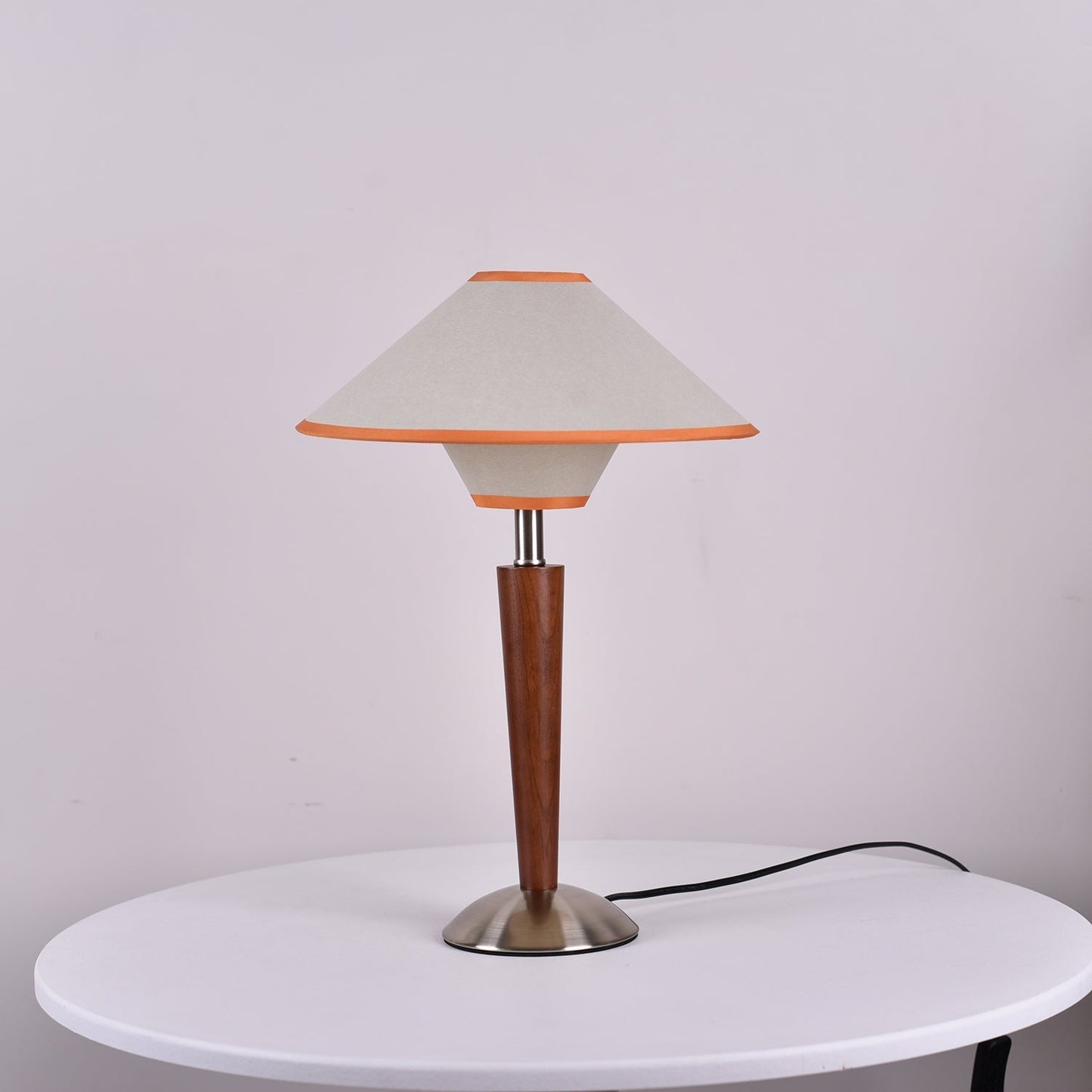 Zymorica | Mid-century modern valnød søjle accent bordlampe