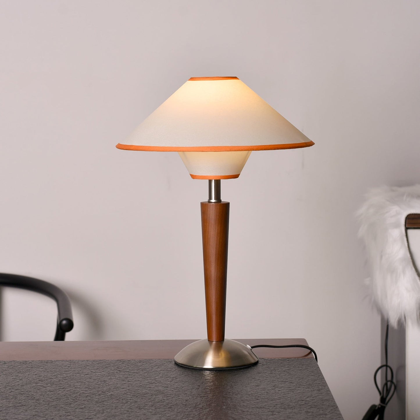 Zymorica | Mid-century modern valnød søjle accent bordlampe