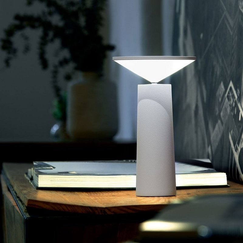 Skulpturel kegle silhuet genopladelig trådløs dæmpbar bordlampe