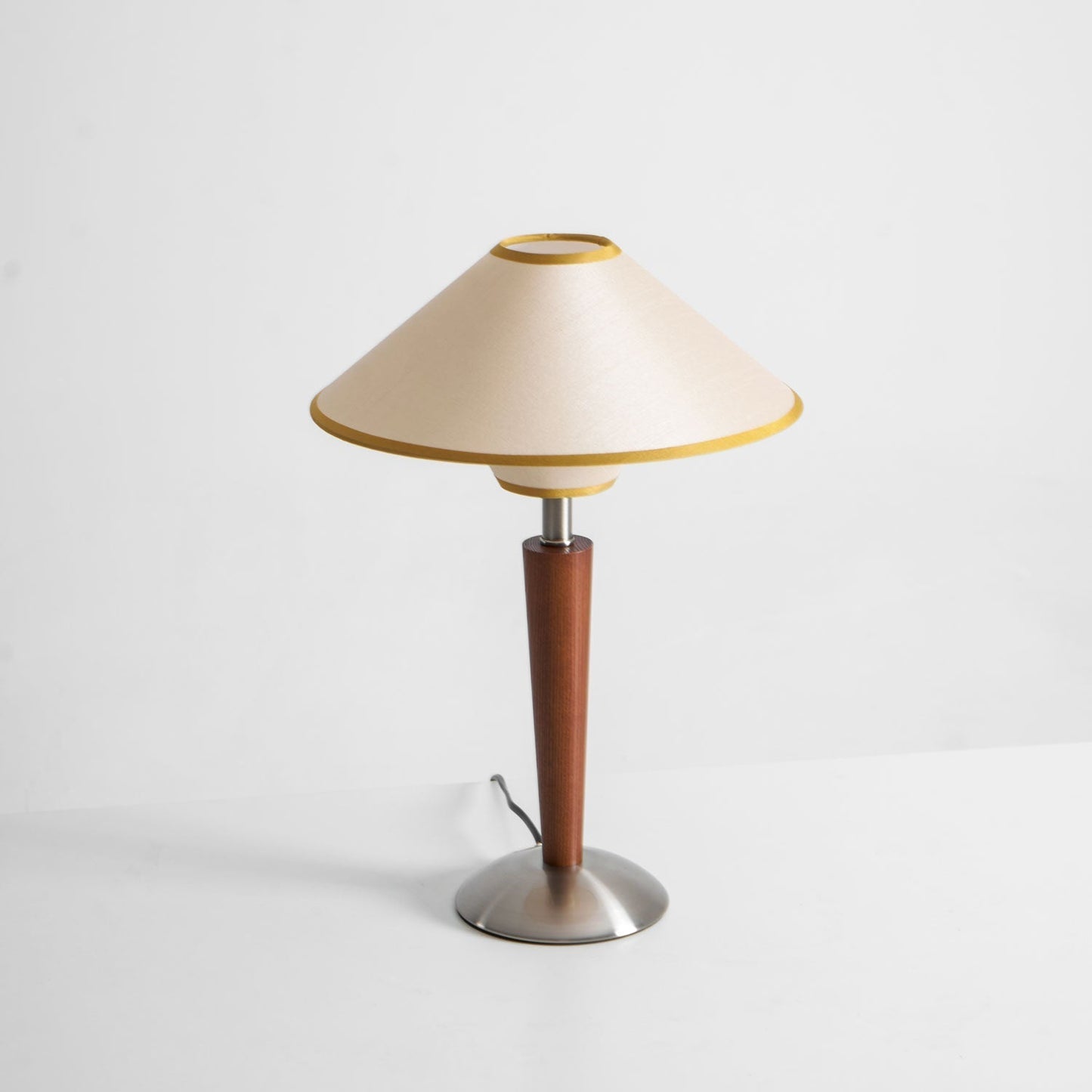 Zymorica | Mid-century modern valnød søjle accent bordlampe