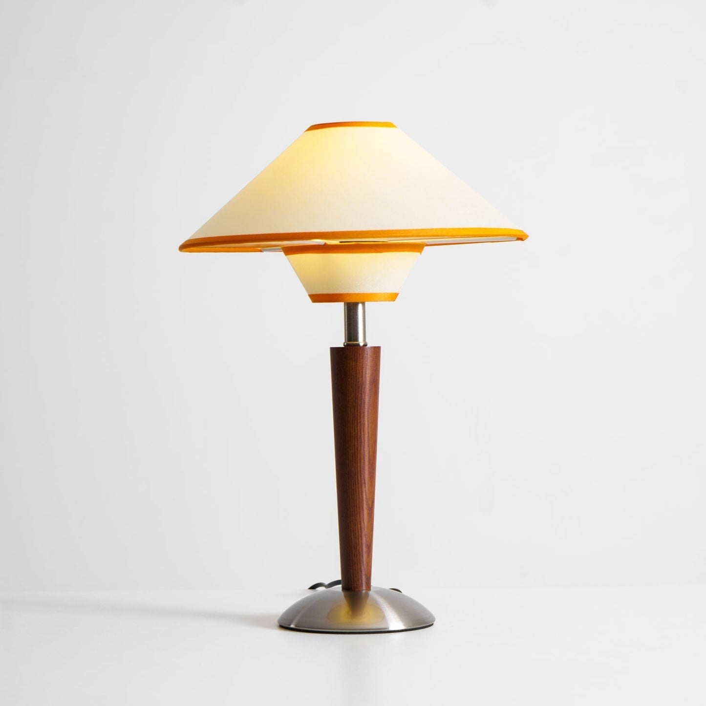 Zymorica | Mid-century modern valnød søjle accent bordlampe