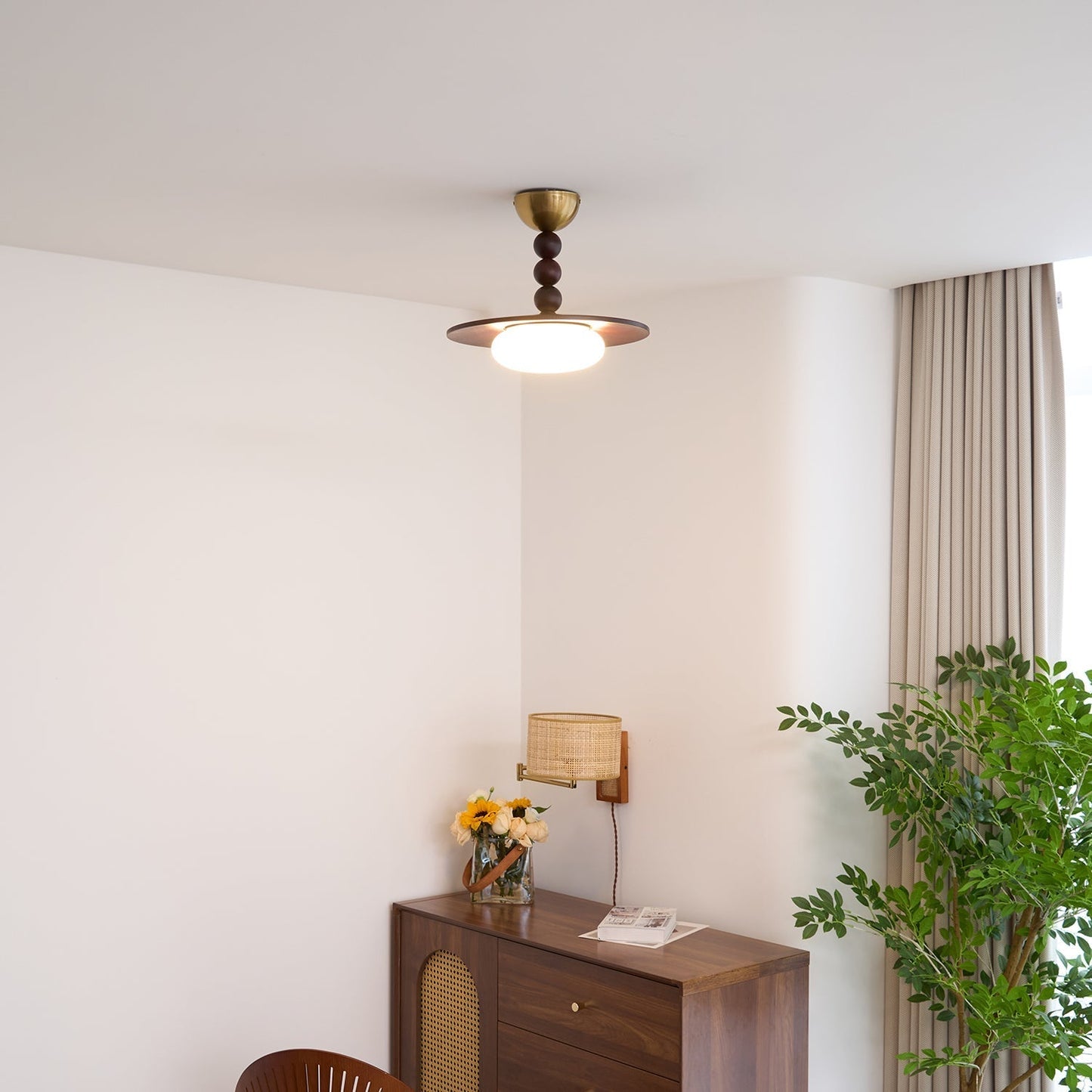Midthos | Mid-century træ alabast kuppel flush montering loftslampe