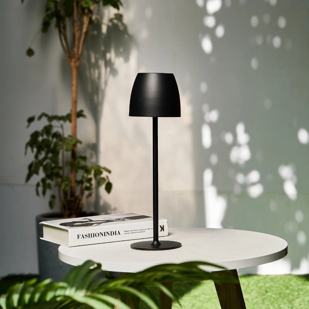 Minimalistisk slank silhuet trådløs genopladelig dæmpbar indendørs udendørs bordlampe