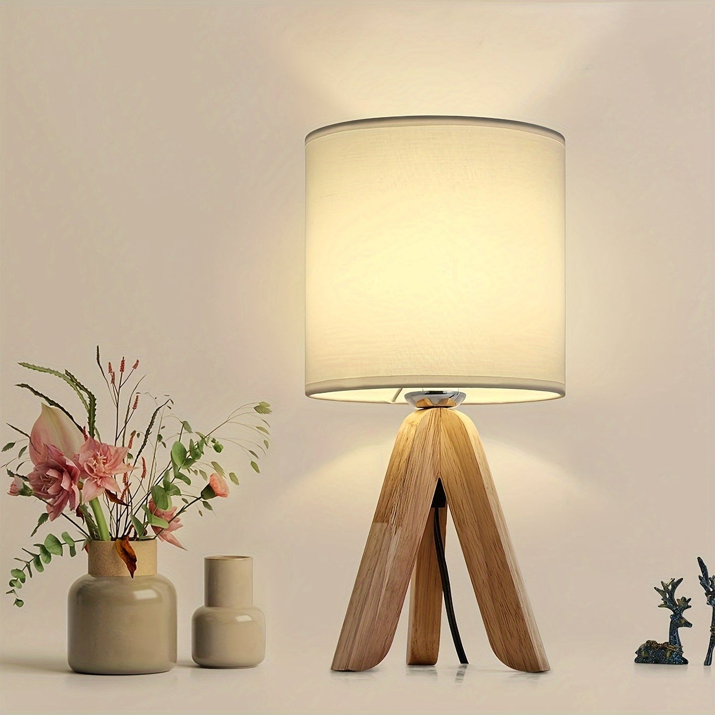 Nordisk minimalistisk trætripod linnedskærm bordlampe