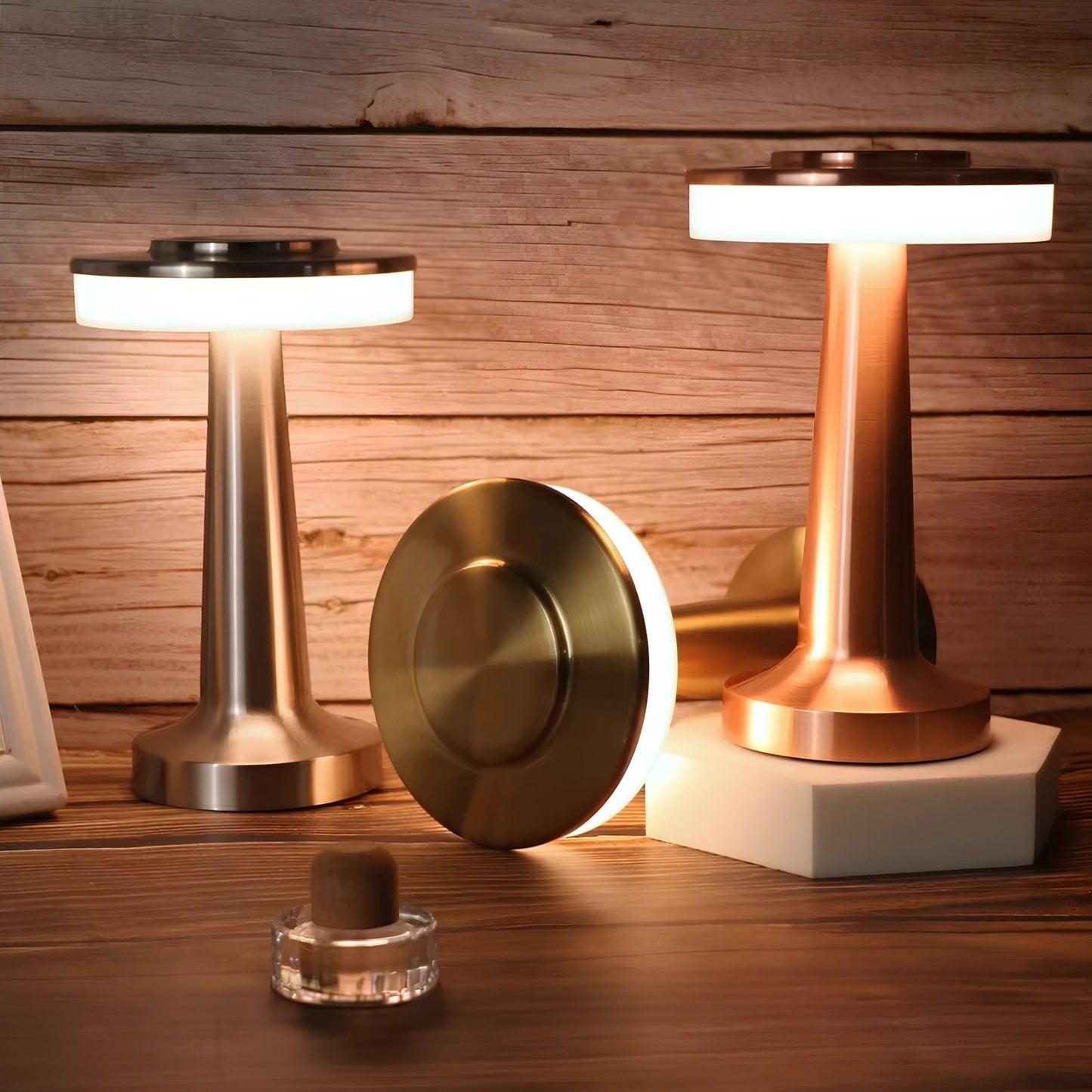 Elegant Bærbar Metal Dæmpbar Genopladelig Trådløs Bordlampe