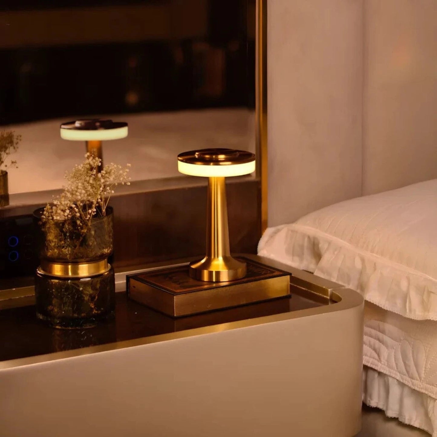 Elegant Bærbar Metal Dæmpbar Genopladelig Trådløs Bordlampe