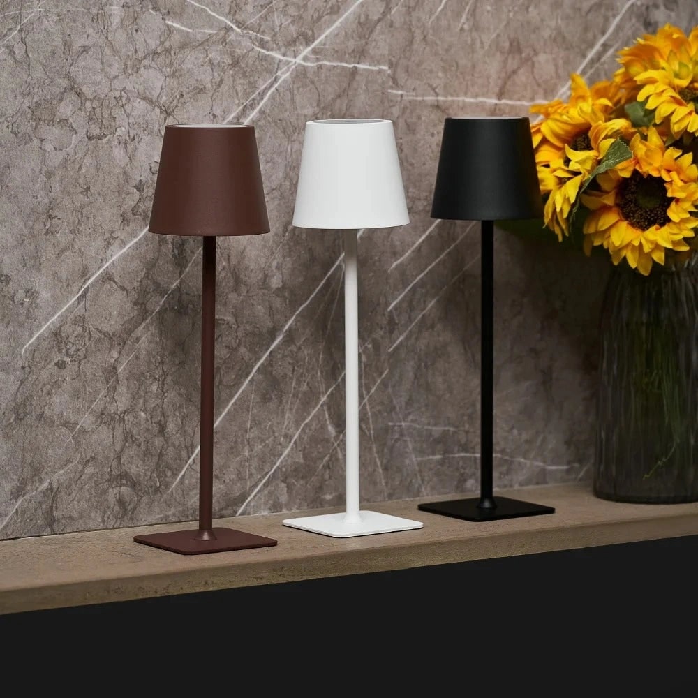 Slank Moderne Metal Vandtæt Trådløs Genopladelig Touch Dæmpbar Bordlampe