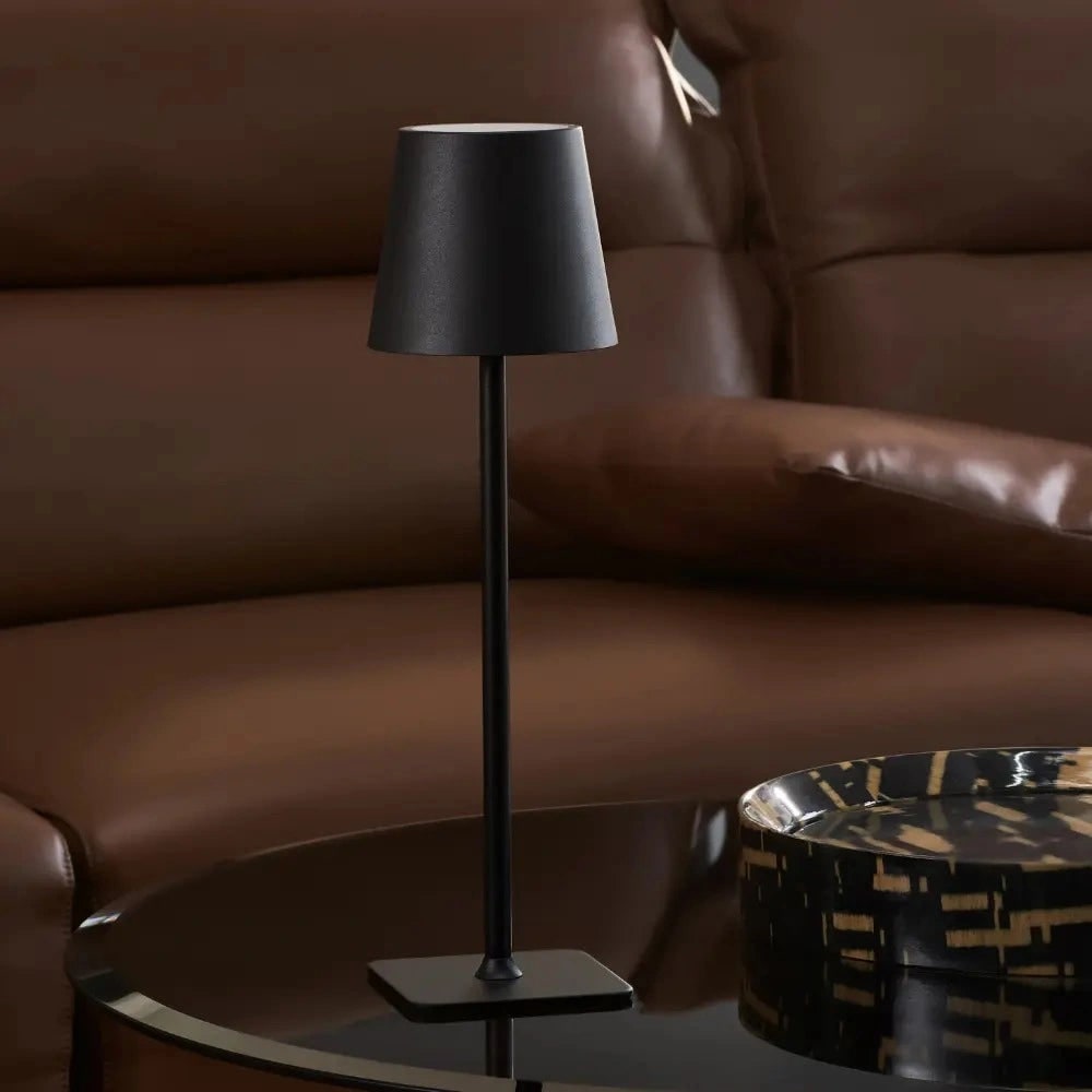 Slank Moderne Metal Vandtæt Trådløs Genopladelig Touch Dæmpbar Bordlampe